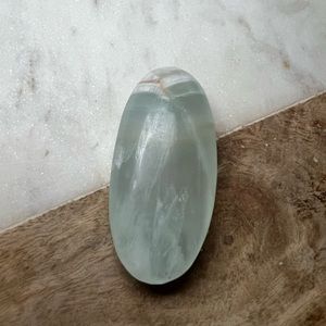 Caribbean Calcite medium palm stone
